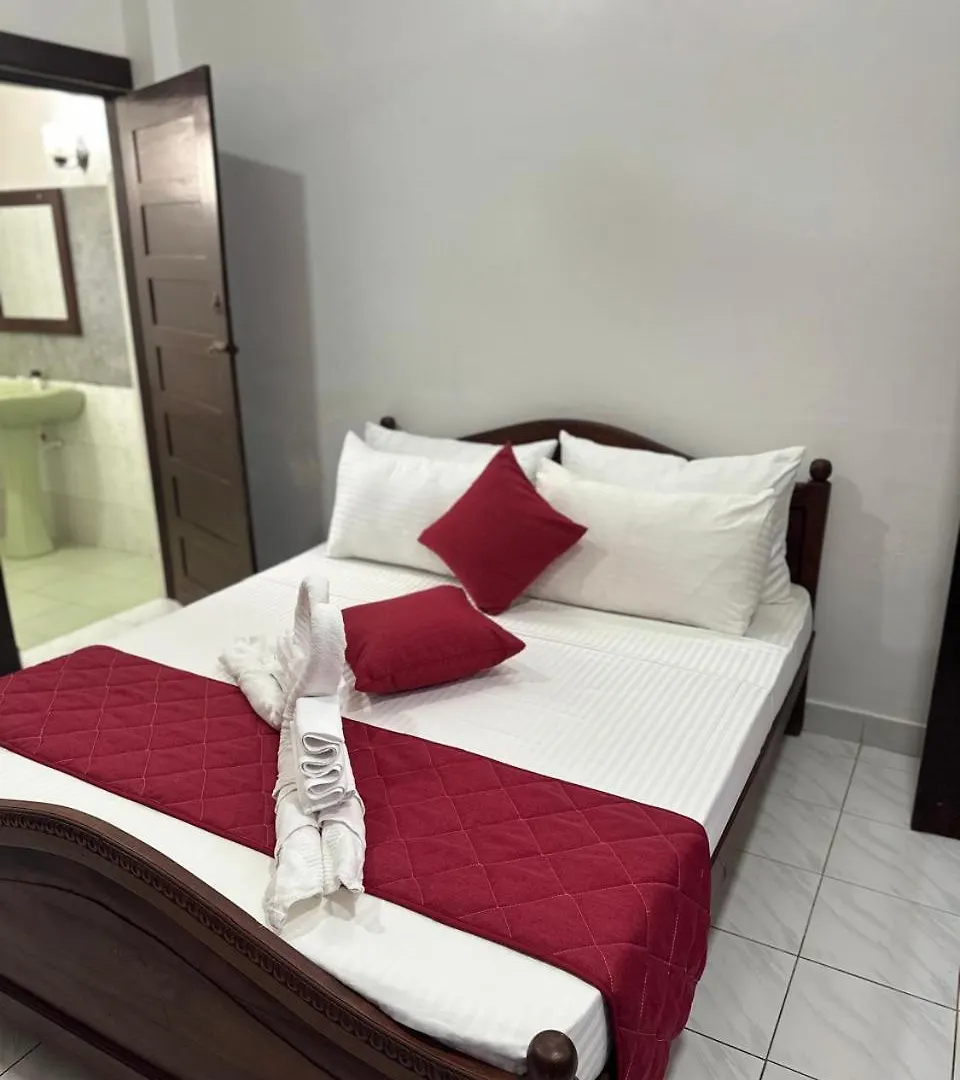 בית אירוח נגומבו Diamond Dream Residence סרי לנקה